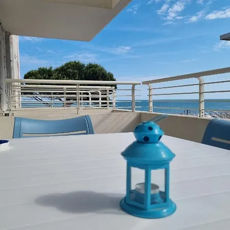 Sea View With Swimming Pool Apartament *