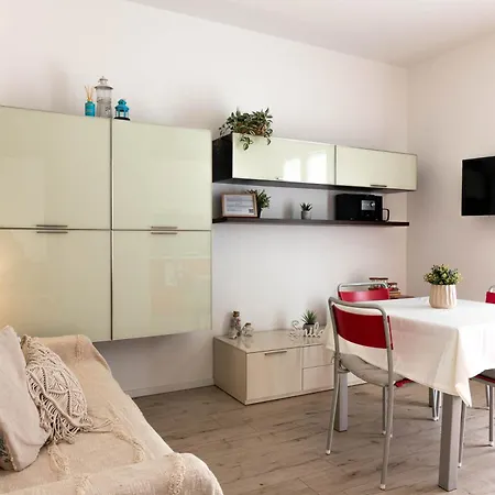 Sea View With Swimming Pool Apartamento Lido di Jesolo