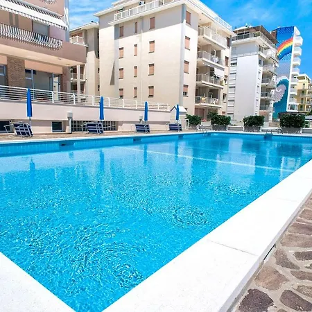 Sea View With Swimming Pool Apartment *